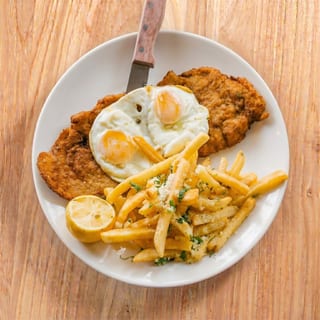 Mila al Caballo [Milanesa with Fried Egg]