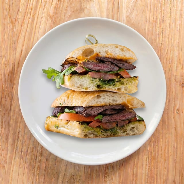 Sanguche del Gaucho [Gaucho Steak Sandwich].